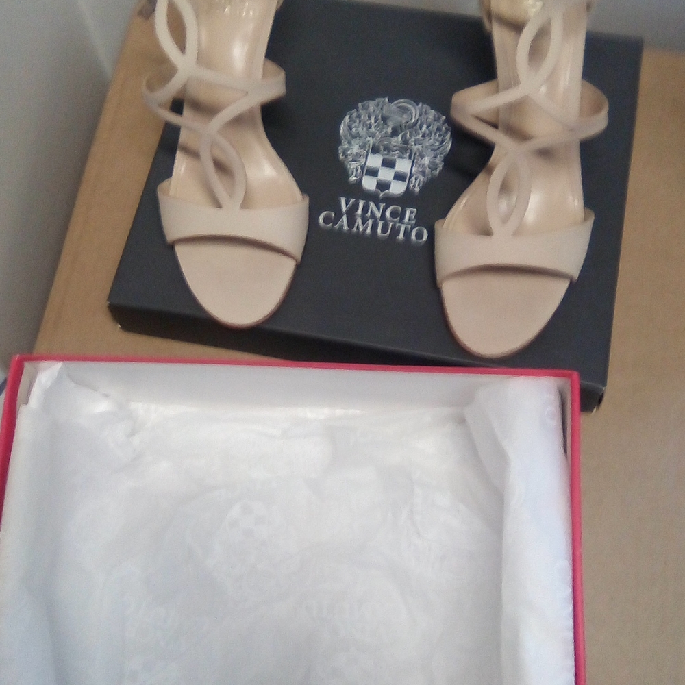 Vince Camuto Women's Tan Sandals